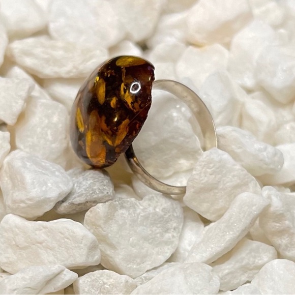 AMBER & SILVER VINTAGE Ring in a Domed Shape. Size 6 - Picture 9 of 17